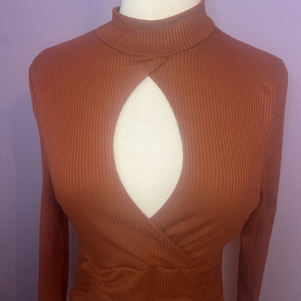 January 7 Rust Ribbed L/S Top Keyhole Cutout Ruched Drawstring Y2K Large - Picture 2 of 5